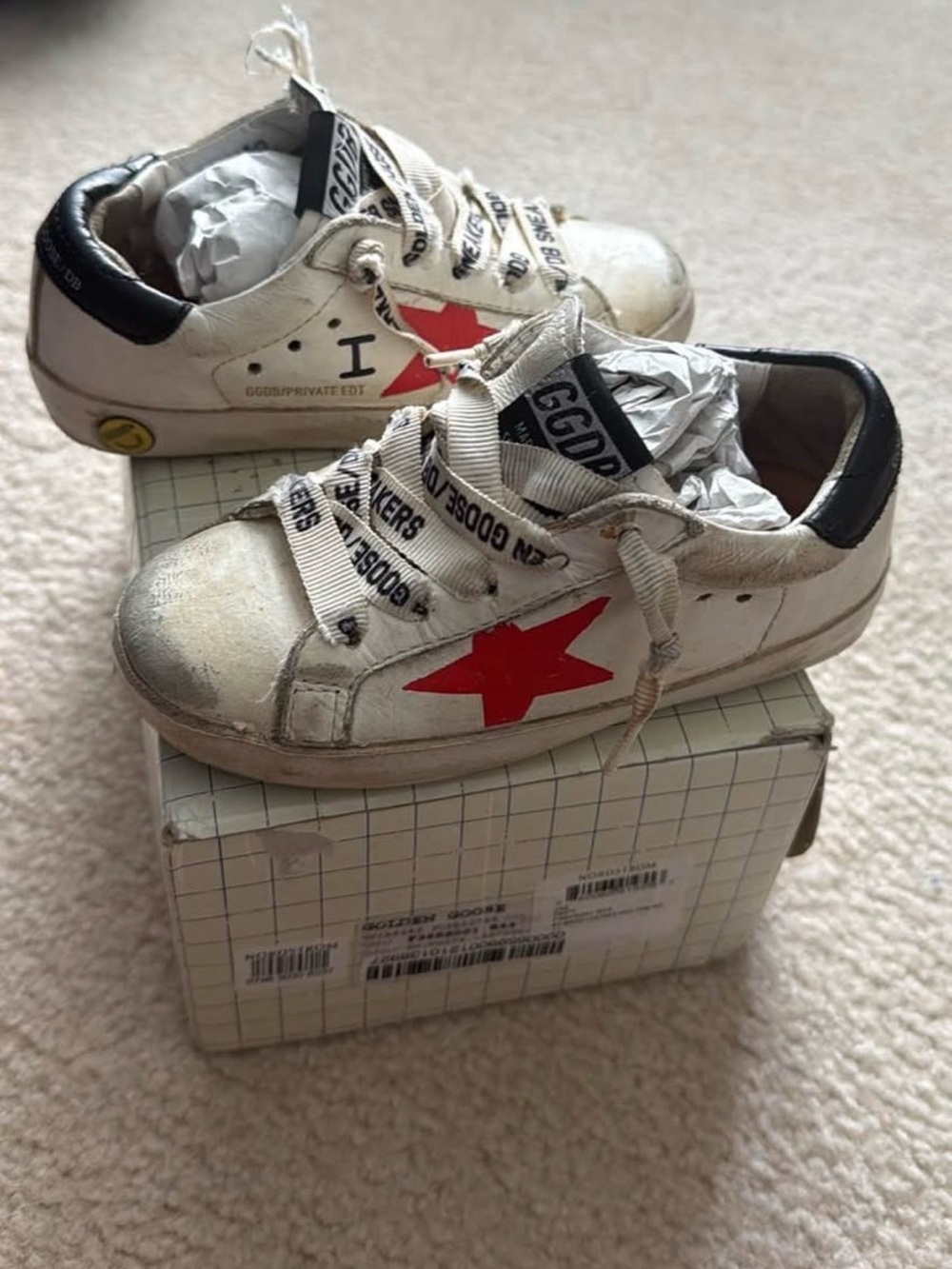 Golden Goose Kids White Sneakers with Red Star and Black Heel Tab